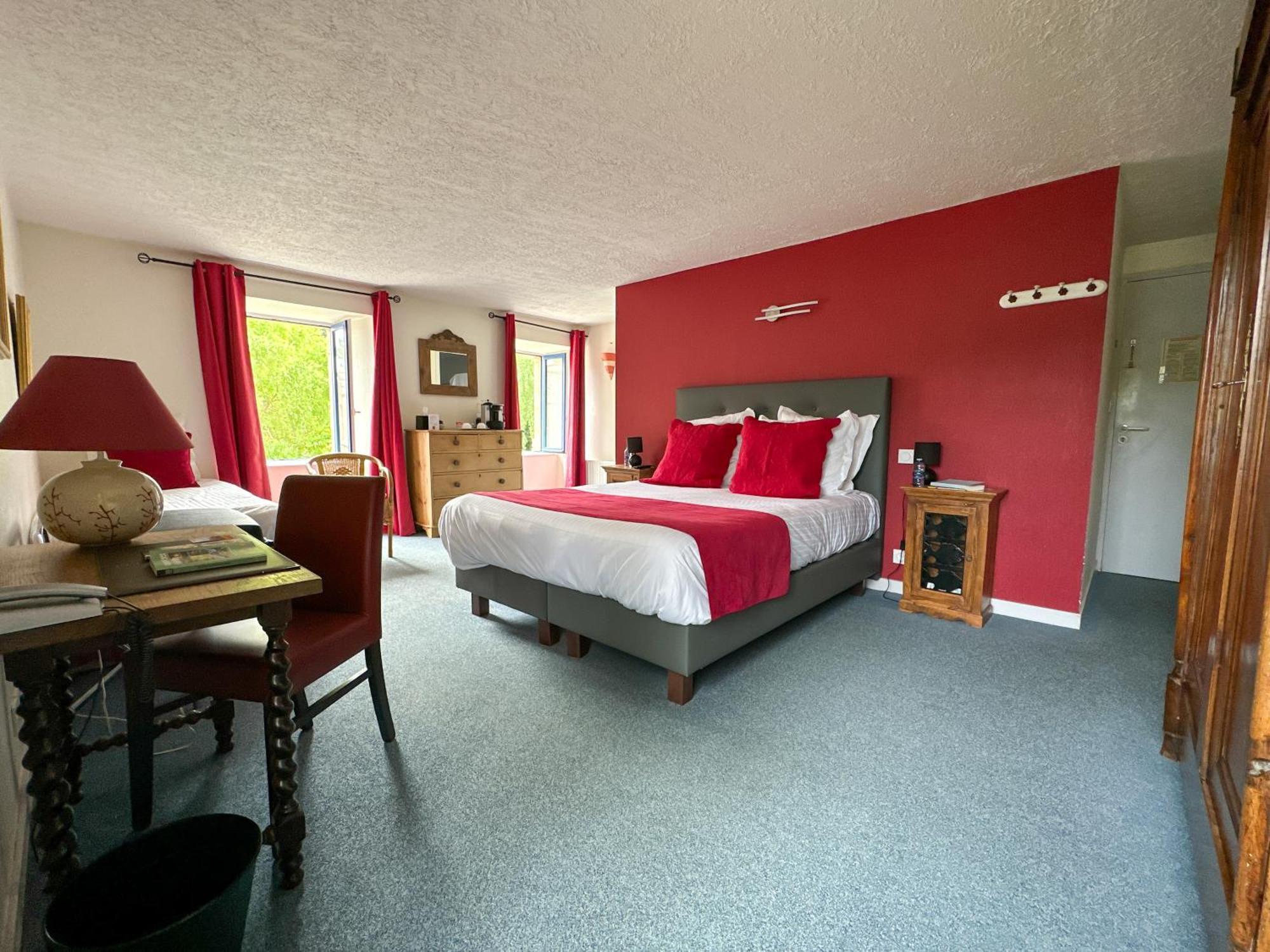 Logis Hotel Le Manoir Des Portes ランバル エクステリア 写真