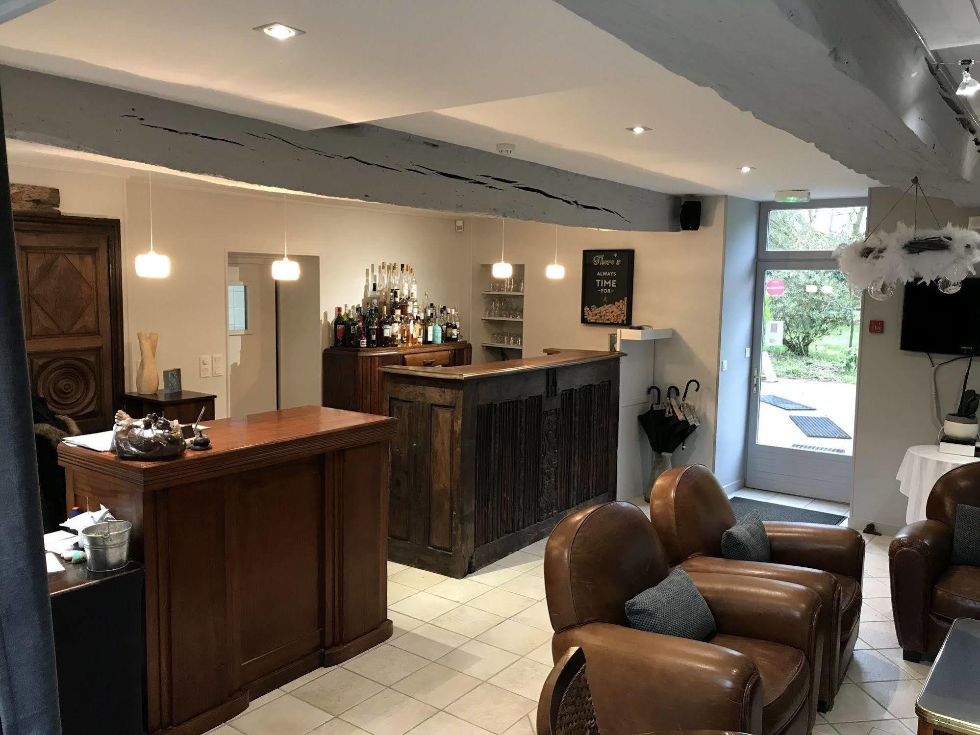 Logis Hotel Le Manoir Des Portes ランバル エクステリア 写真